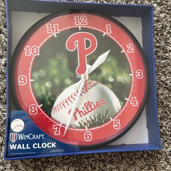Philadelphia Phillies Round Wall Clock, 12.75-Inch WinCraft - Picture 3 of 6